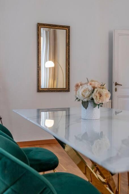 Apartment 2 Minutes From The Colosseum - Luxury *