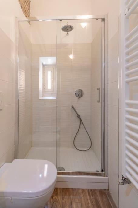Apartment 2 Minutes From The Colosseum - Luxury Rom